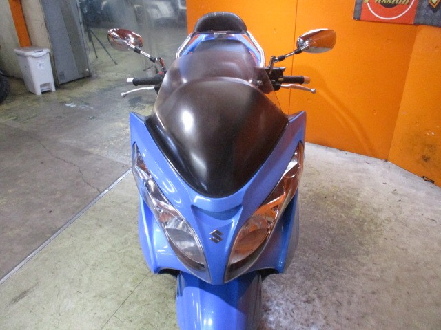 フロントから見てもこの通り状態グッド！購入時はＬＥＤ取付工賃無料ですので是非ともこの機会に！！